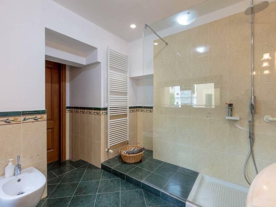 Palazzo Teatro Vecchio-Holiday Suites Salò Eksteriør bilde
