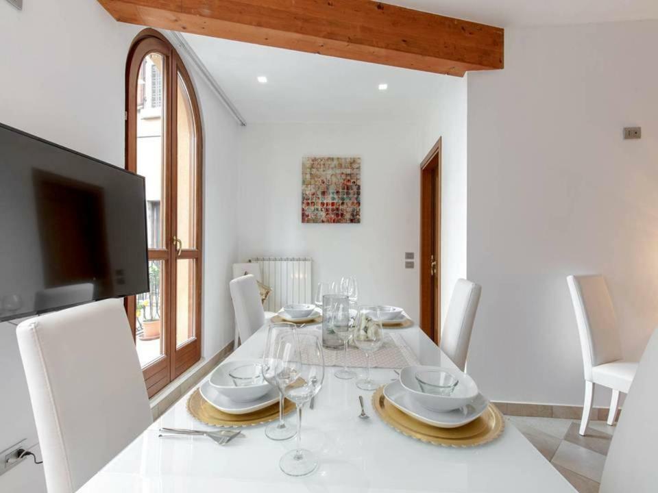 Palazzo Teatro Vecchio-Holiday Suites Salò Eksteriør bilde